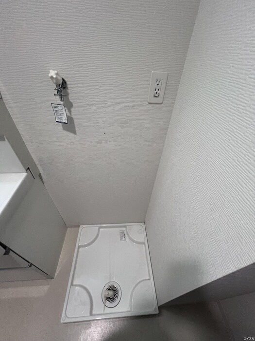 物件内観写真15　(洗濯機置場)