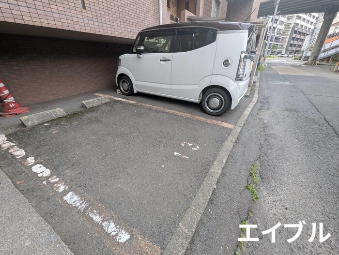 物件外観写真2　(駐車場)