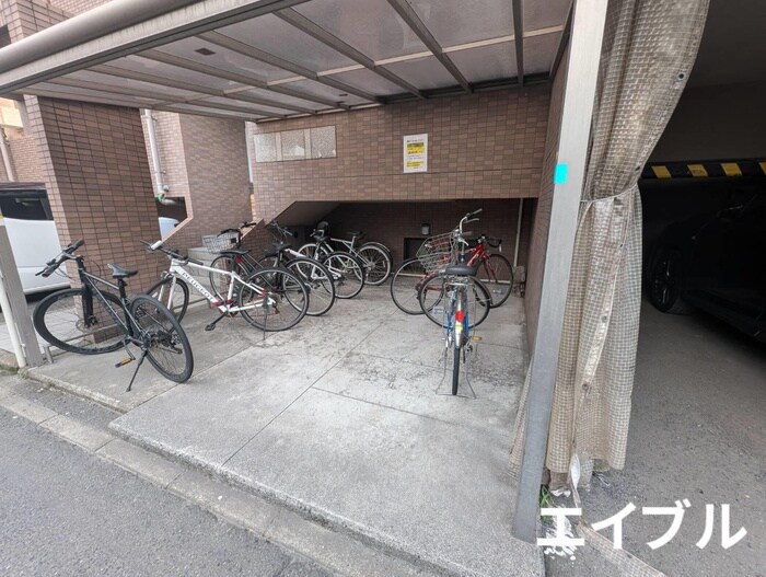 物件外観写真3　(駐輪場)