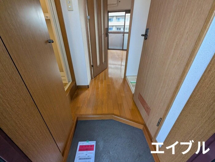 物件内観写真16　(玄関)