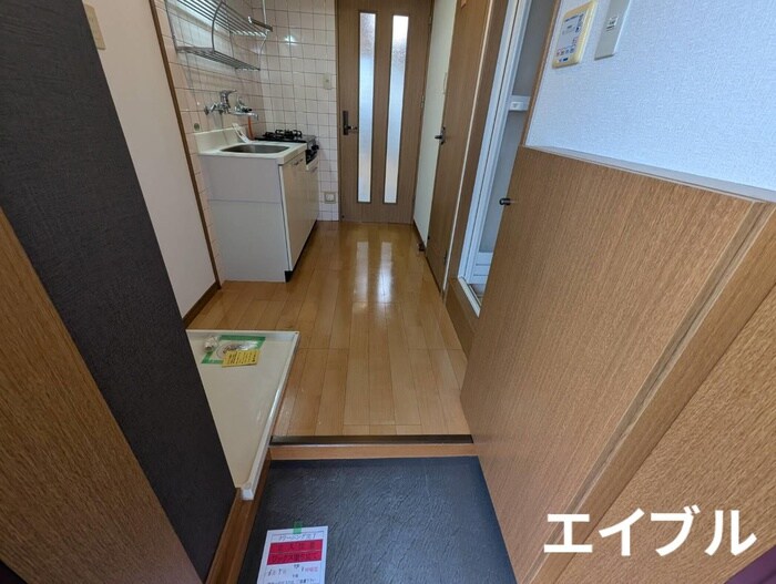 物件内観写真17　(玄関)