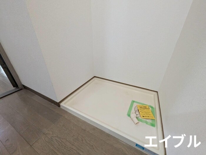 物件内観写真12　(洗濯機置場)