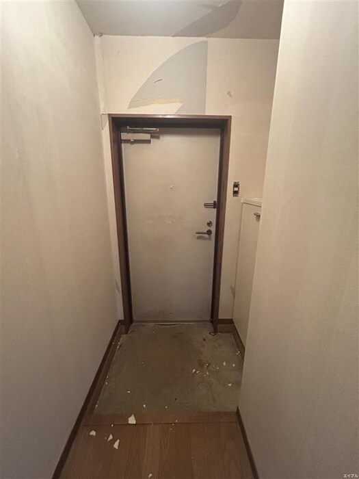 物件内観写真16　(玄関)