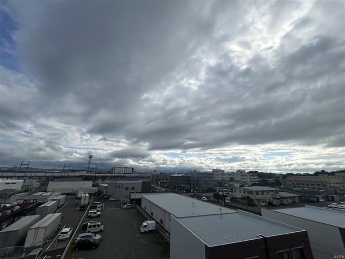 物件内観写真22　(室内からの展望)