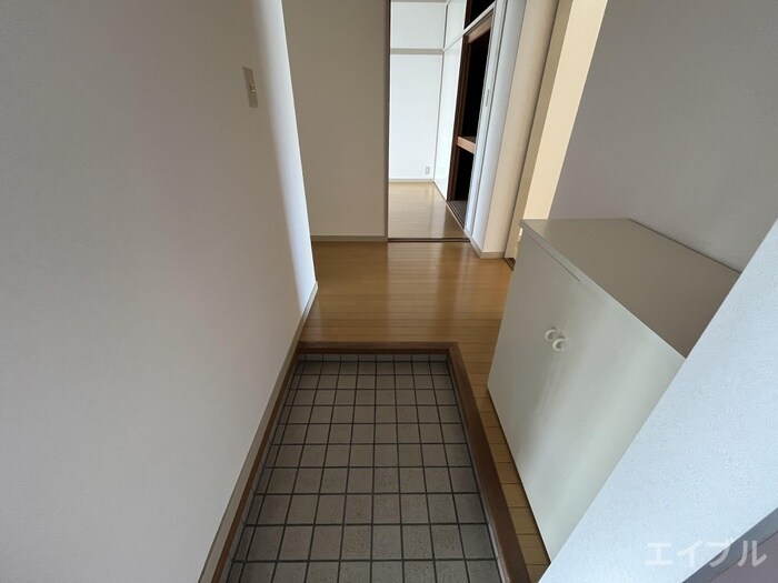 物件内観写真16　(玄関)