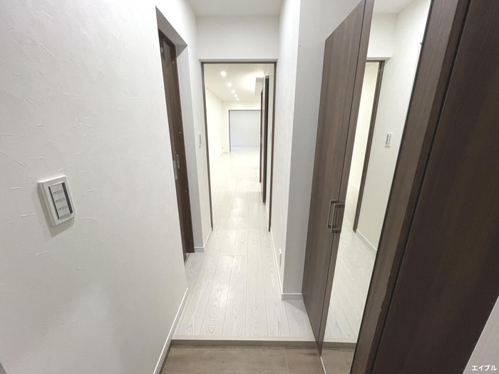 物件内観写真12　(玄関)