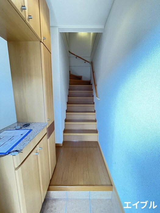 物件内観写真18　(玄関)