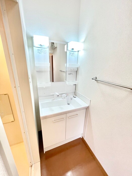 物件内観写真8　(洗面)