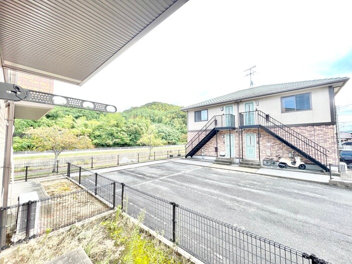 物件内観写真11　(室内からの展望)