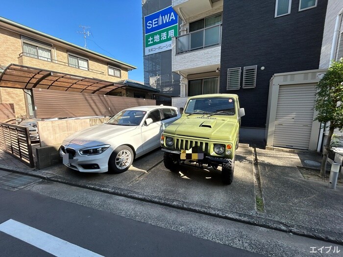 物件外観写真4　(駐車場)