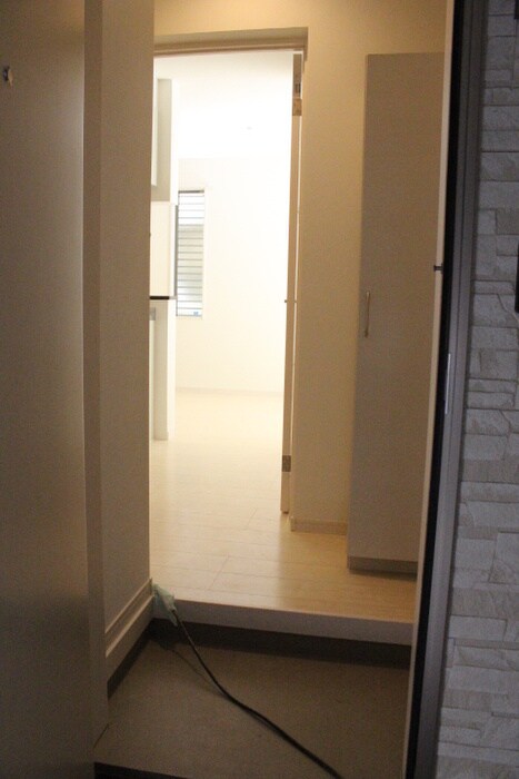 物件内観写真16　(玄関)