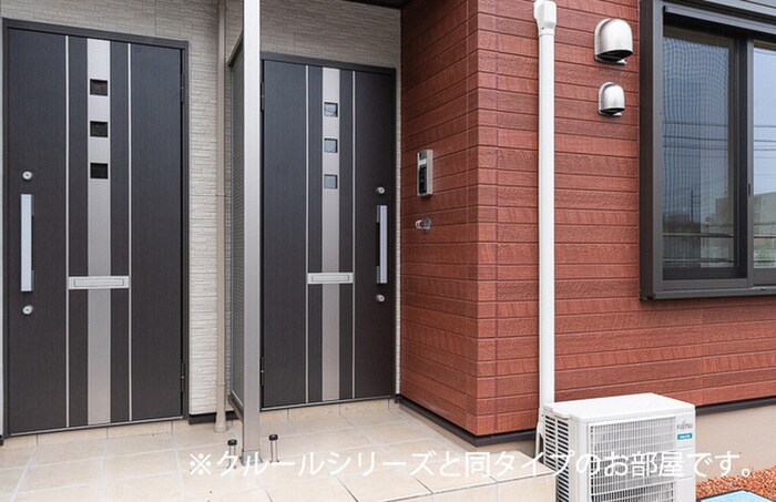 物件内観写真7　(玄関)