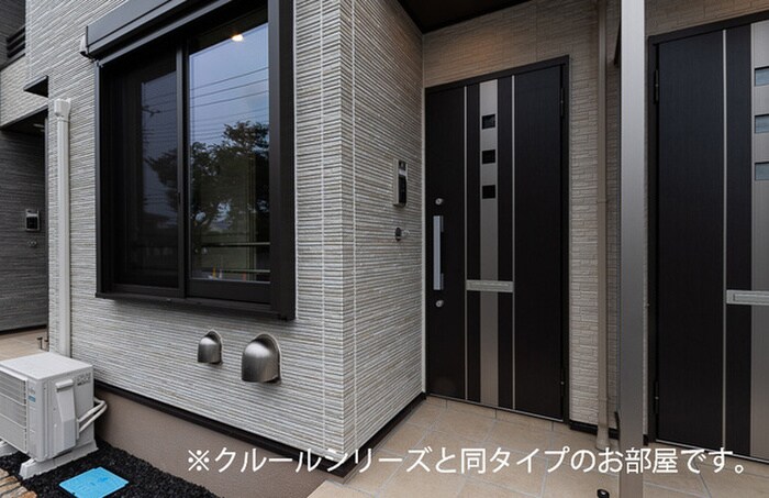 物件内観写真8　(玄関)