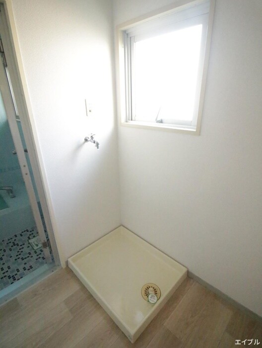 物件内観写真14　(洗濯機置場)