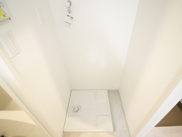 物件内観写真16　(洗濯機置場)