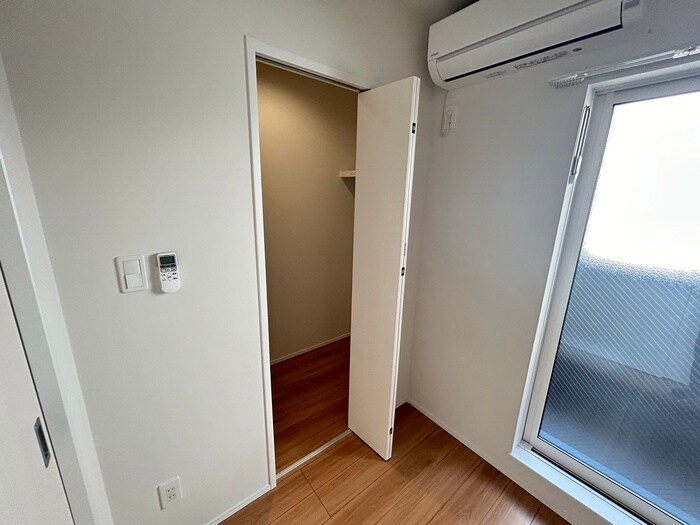 物件内観写真12　(収納)