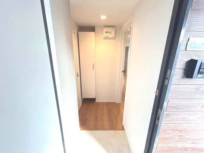 物件内観写真13　(玄関)