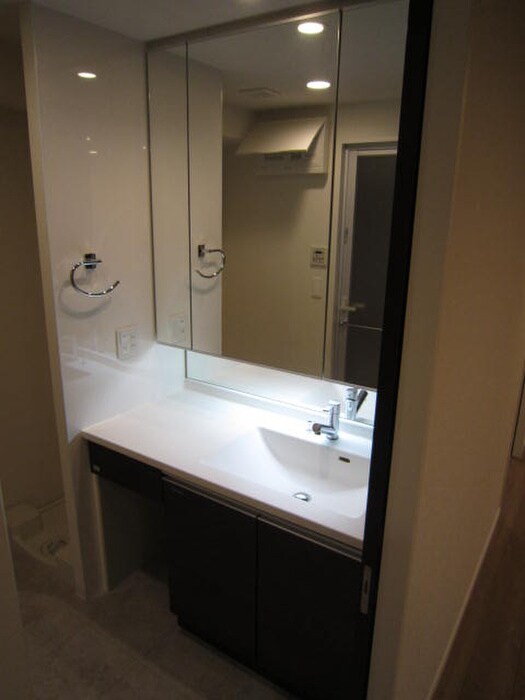 物件内観写真9　(洗面)