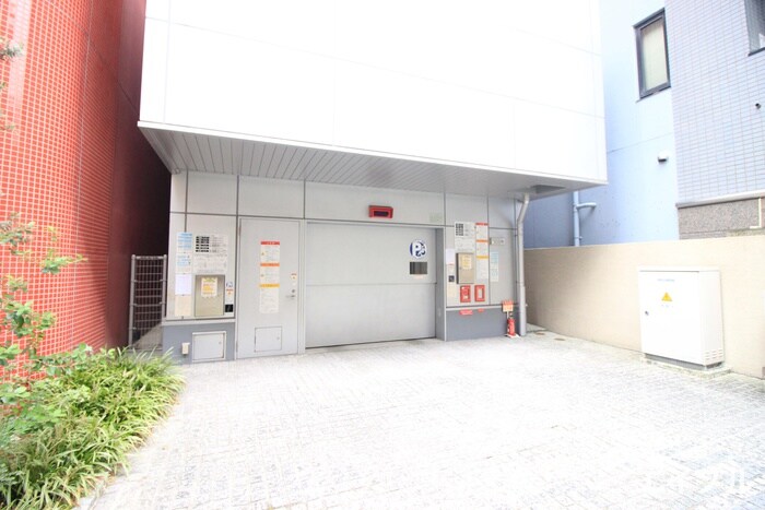 物件外観写真4　(駐車場)