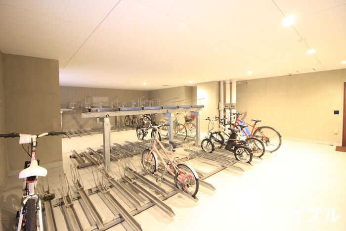 物件外観写真5　(駐輪場)