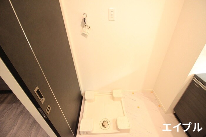 物件内観写真12　(洗濯機置場)