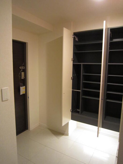 物件内観写真18　(靴箱)