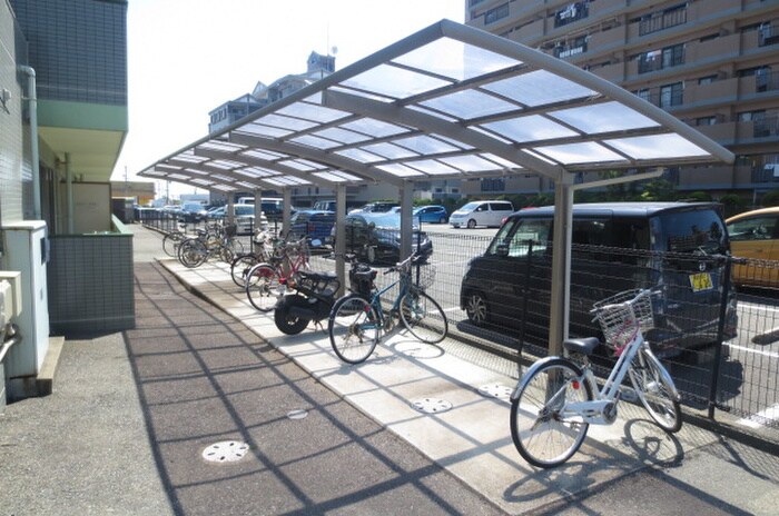 物件外観写真2　(駐輪場)