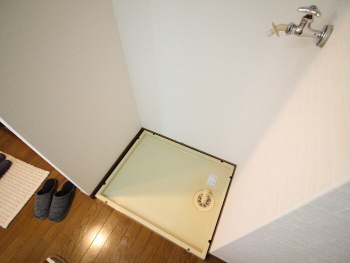 物件内観写真13　(洗濯機置場)