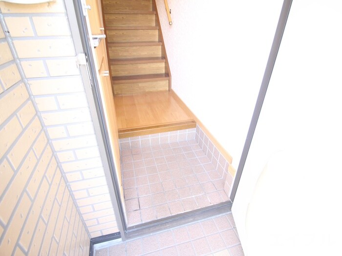 物件内観写真10　(玄関)