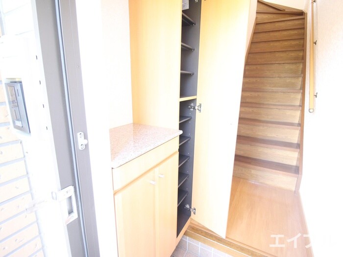 物件内観写真17　(靴箱)