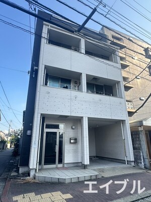 スタンダード九工大前ビル外観写真