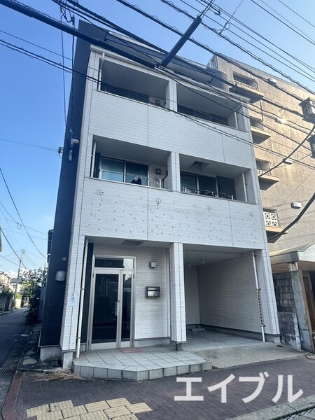 スタンダード九工大前ビル外観写真