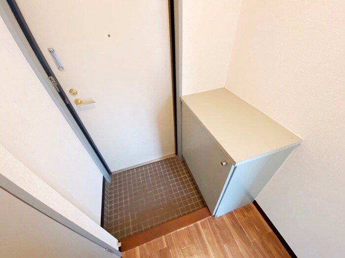 物件内観写真11　(玄関)