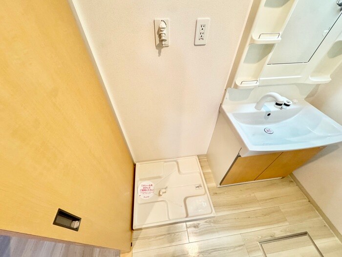 物件内観写真10　(洗濯機置場)