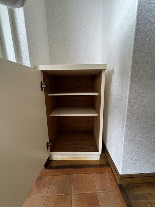 物件内観写真5　(靴箱)