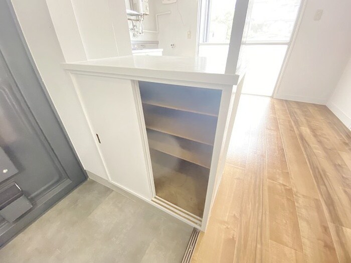 物件内観写真9　(靴箱)