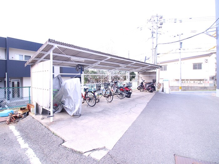 物件外観写真5　(駐輪場)