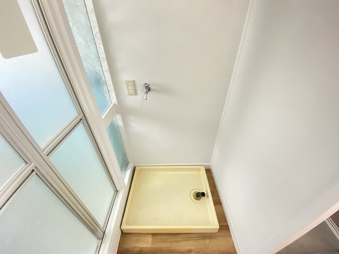 物件内観写真12　(洗濯機置場)