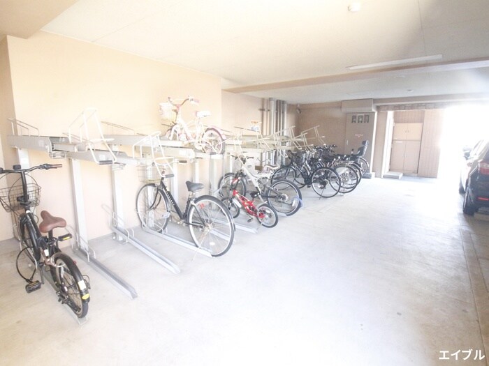 物件外観写真5　(駐輪場)