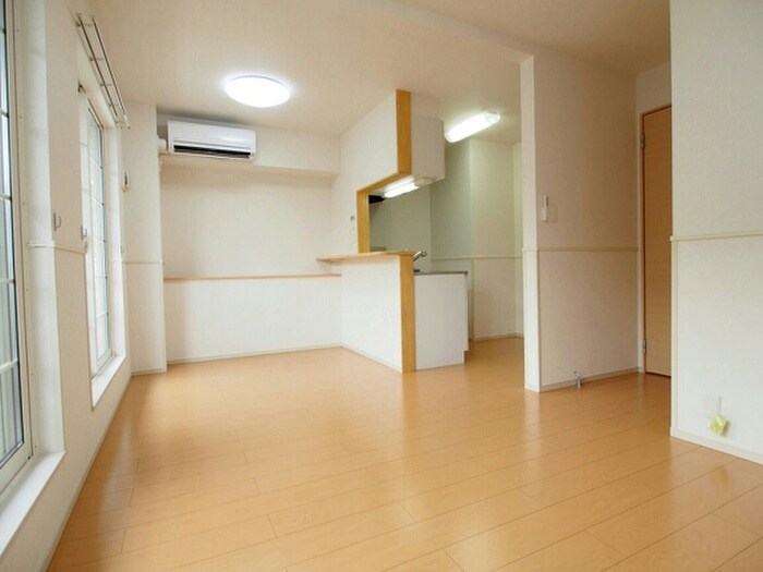 物件内観写真4　(居室)