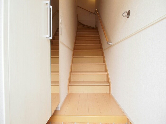 物件内観写真8　(玄関)