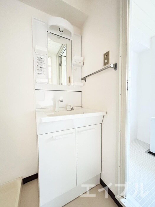 物件内観写真8　(洗面)