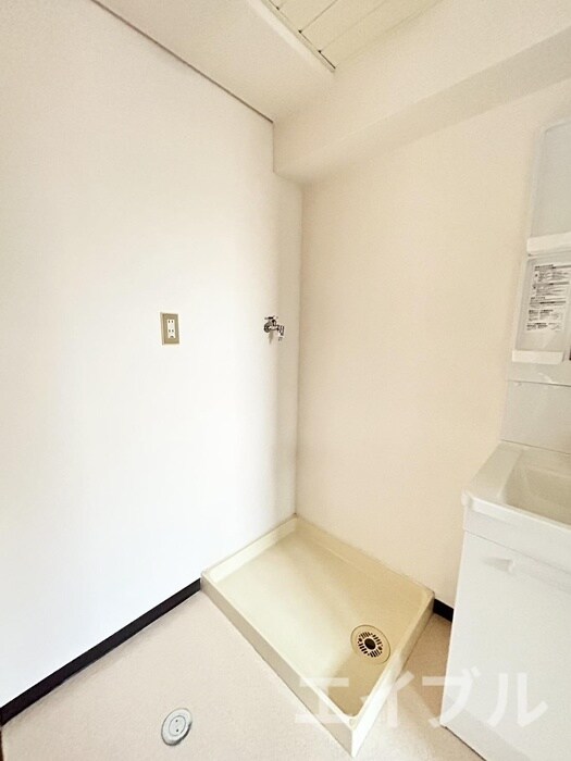 物件内観写真9　(洗濯機置場)