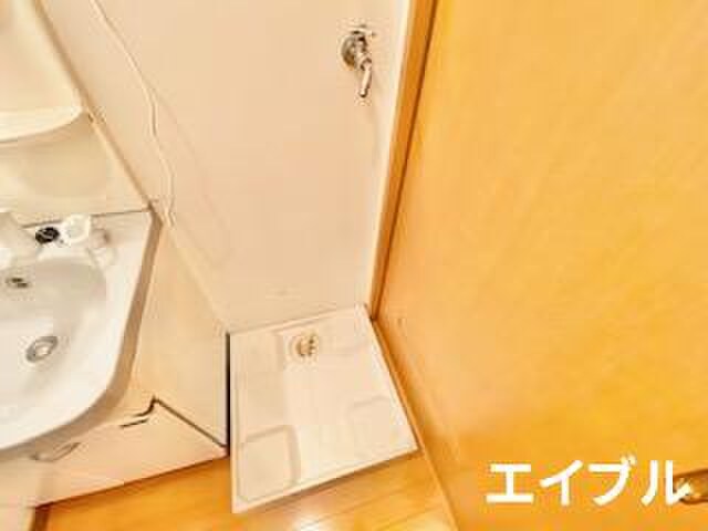 物件内観写真13　(洗濯機置場)