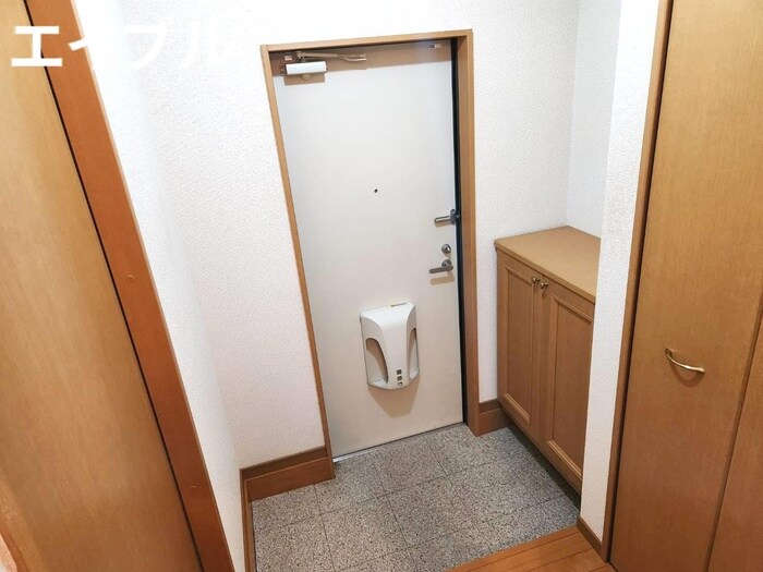 物件内観写真14　(玄関)