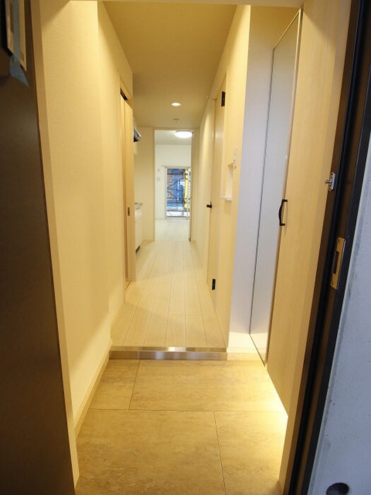 物件内観写真7　(玄関)