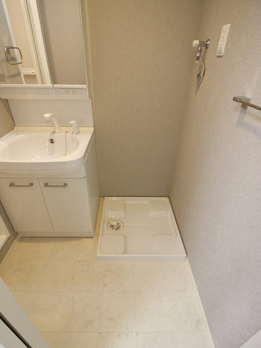 物件内観写真14　(洗濯機置場)