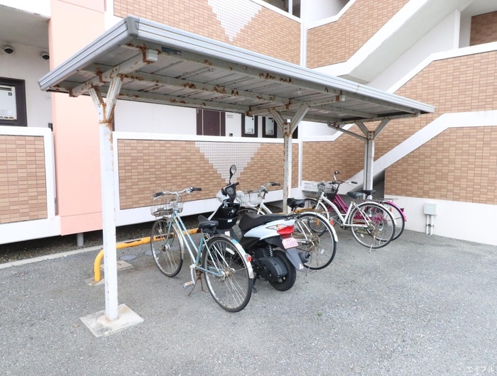 シ－シャイン宮司の駐輪場