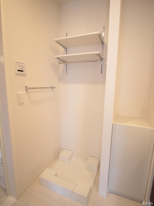 物件内観写真16　(洗濯機置場)