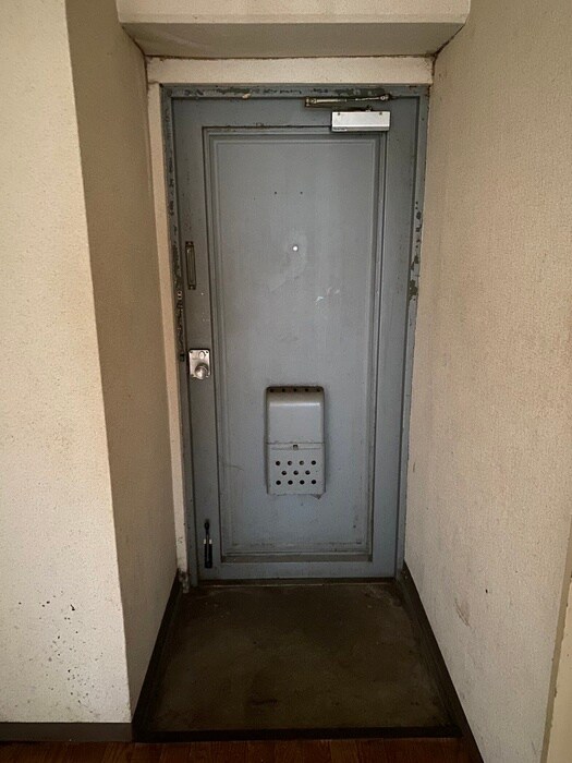 物件内観写真16　(玄関)